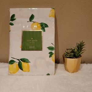 New kate spade make lemonade lemon tablecloth 60"×84" oblong